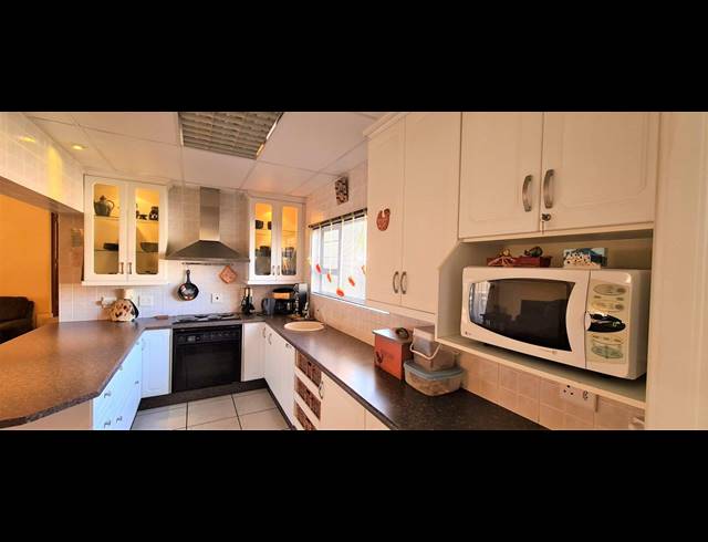 3 BEDROOM HOUSE FOR SALE IN THREE RIVERS EAST